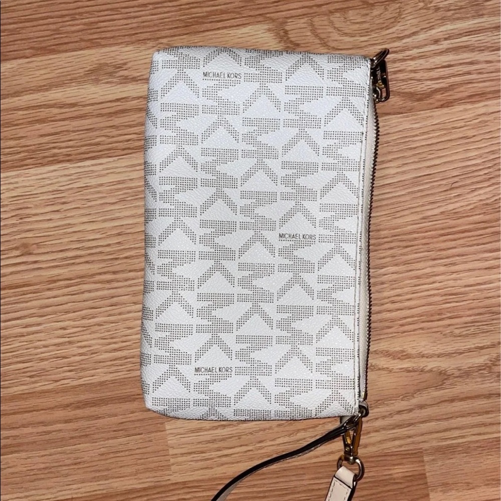 Michael Kors Wristlet